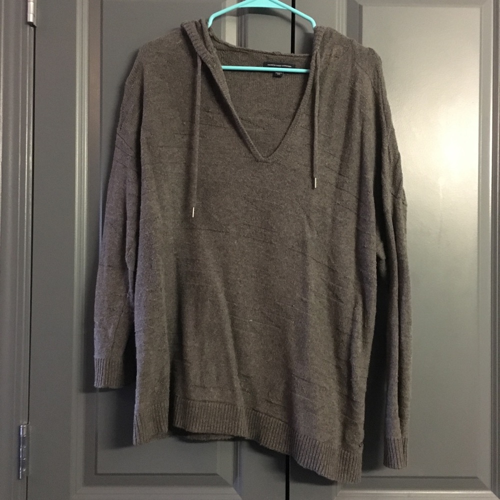 V-Neck sweatshirt